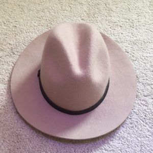 Tan hat